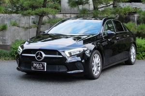 レザーエクスクルーシブPKG　☆　1オーナー記録簿付きの禁煙車です。