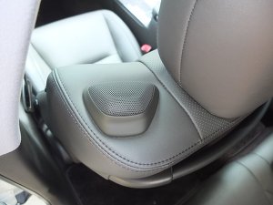 オプション、プレミアム18スピーカー