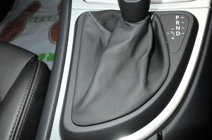 新車のようなシフト部分です。