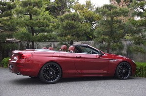 走行時でも開閉可能なフルオートマチック・ソフトトップ